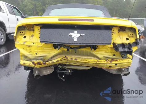 2015 Ford Mustang V6 z USA, uszkodzony, nr VIN 1FATP8EM4F5374910